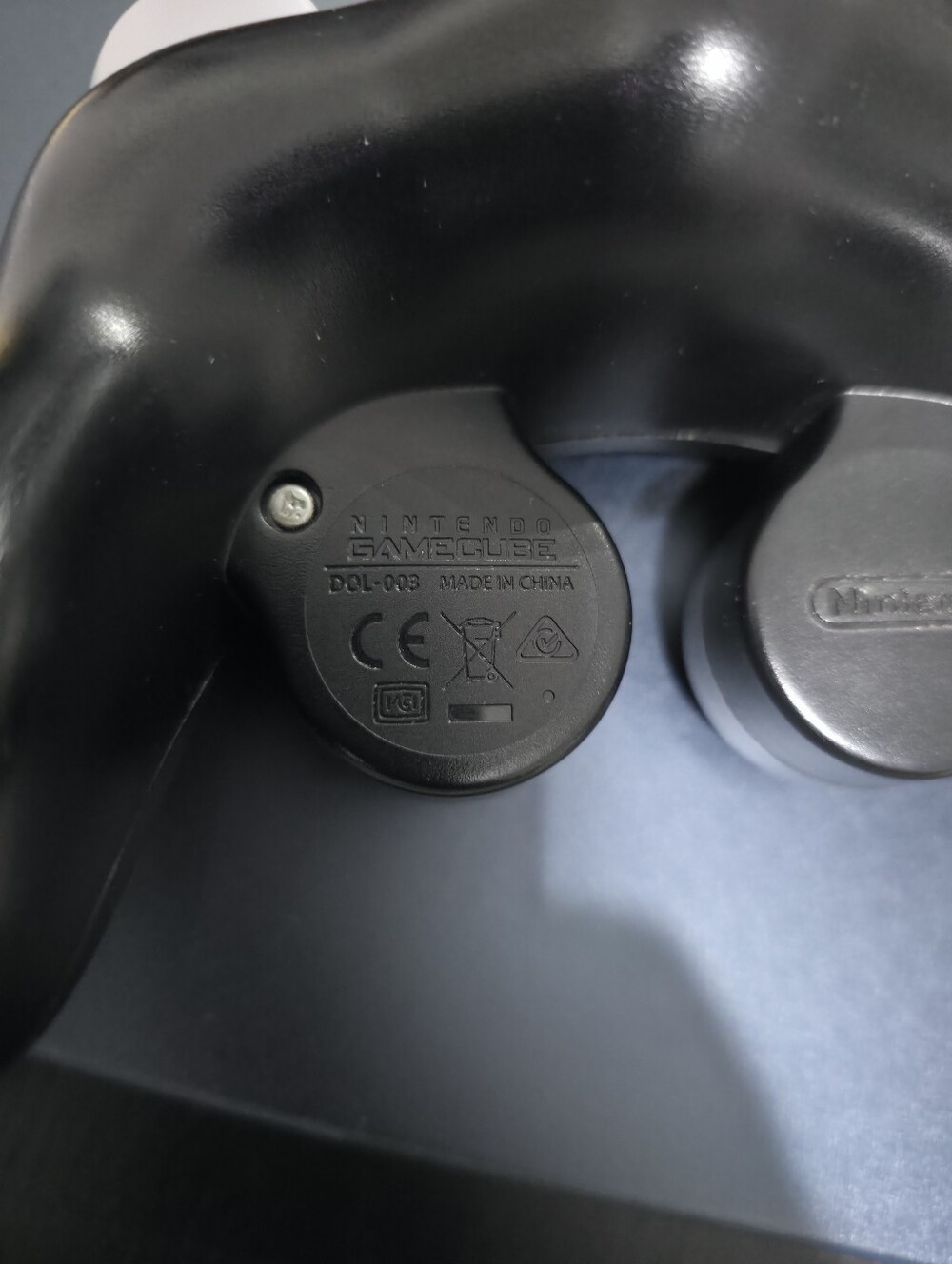 Nintendo GameCube Controller - Picture 3 of 3
